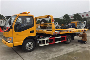 马尔康哪里有拖车服务