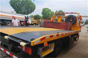 马尔康附近拖车电话号码服务