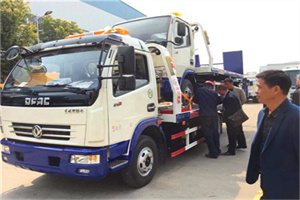 马尔康汽车道路救援拖车价格